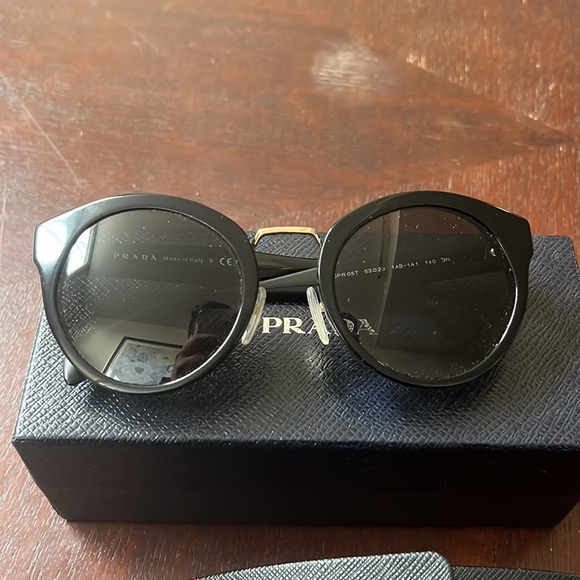 Prada Sunglasses in Black and gold hardware - Picture 2 of 5